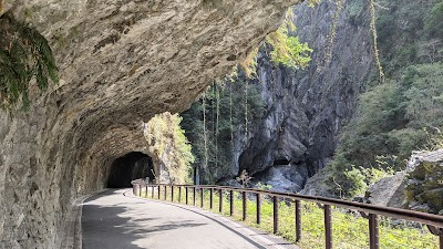 Tunnel of Nine Turns