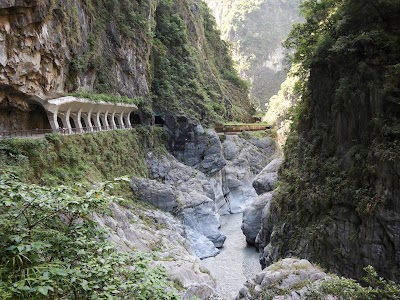 Tunnel of Nine Turns