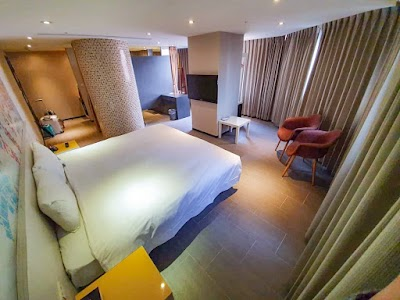 Whotesome Hotel